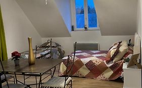 Studio Lumineux De 35M2 Au Coeur De Solesmes